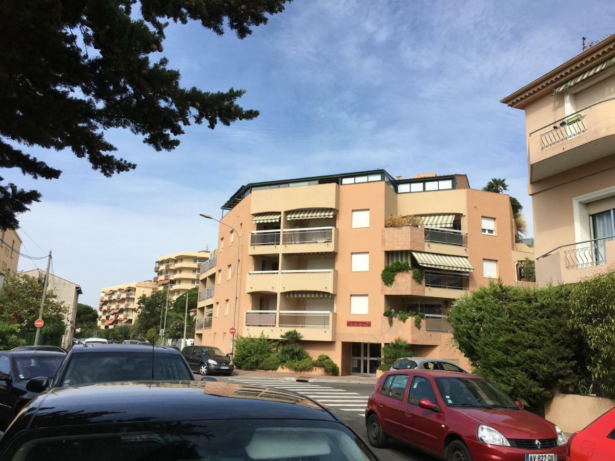 Apartament Les Pins Maritimes Fréjus Zewnętrze zdjęcie
